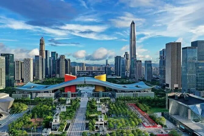 Deluxe Hong Kong City Tour using Mercedes-Benz V-Class Car+ Guide - What the private vehicle and guide add