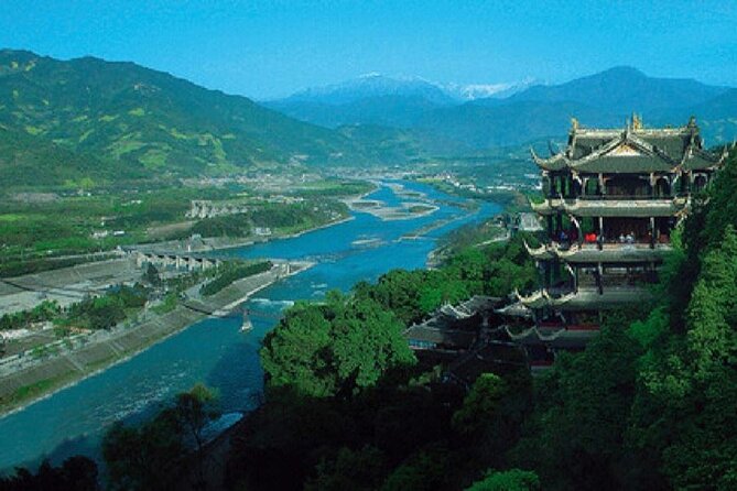 Discovery more Dujingyan Mt Qingcheng with private guide tour - Two Chengdu icons in one private day