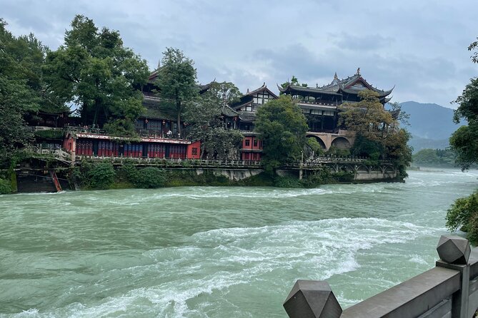 Discovery more Dujingyan Mt Qingcheng with private guide tour - Mount Qingcheng’s forest paths and Taoist temples