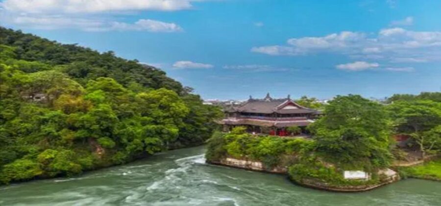 Dujiangyan panda base and irrigation system park day tour - Should you book it?