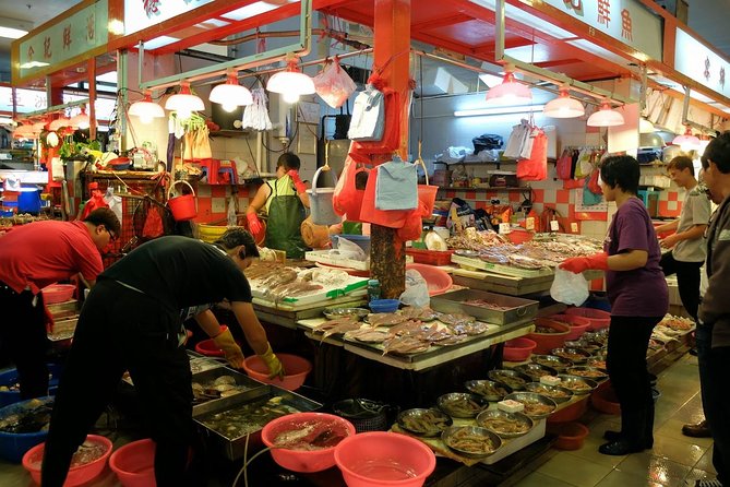 Eat Bike Love - Private bike tour in Hong Kong New Territory - Tai Wai and a village with centuries of local life