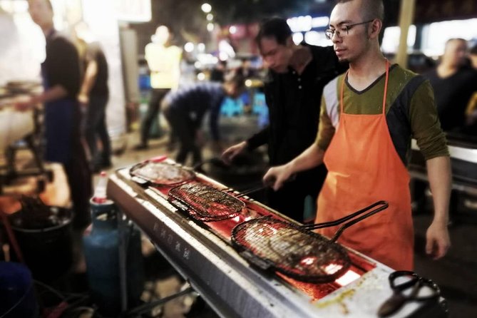 Evening Foodie Adventure in Chengdu the Land of Plenty - Tuk-tuk rides through Chengdu’s side streets