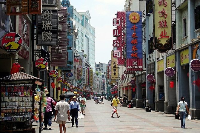 Flexible Private Guangzhou Shopping Tour with Local Shopping Guru - Beijing Road for a broad first look