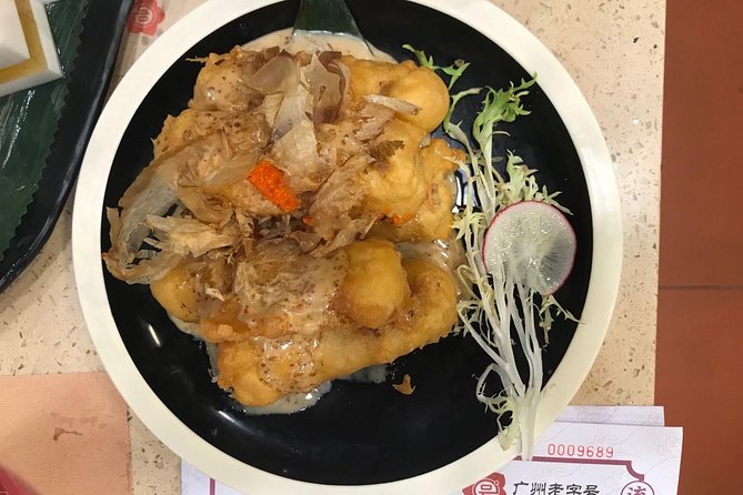 Foodies Tour In The Old Town of Guangzhou - Meeting at Zhongshanba Station or Your Hotel
