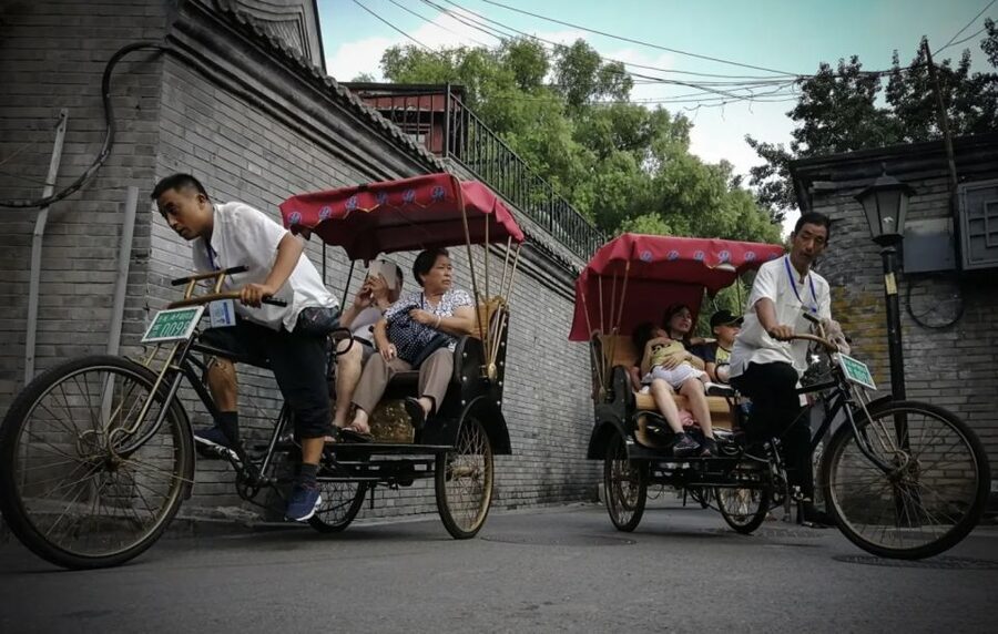 Forbidden City&Hutong Private Tour w/Historic Site Add-ons - Houhai Hutong, where the scale changes