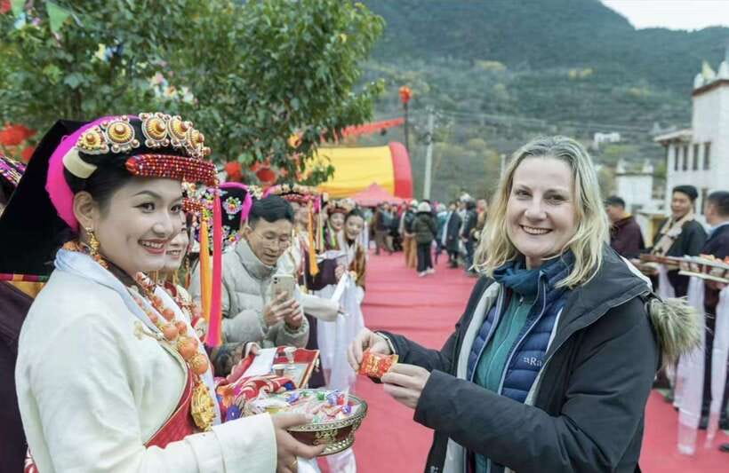 From Chengdu: Tibetan Village Live as a Tibetan Day Tour - Paper cutting, Thangka, and embroidery