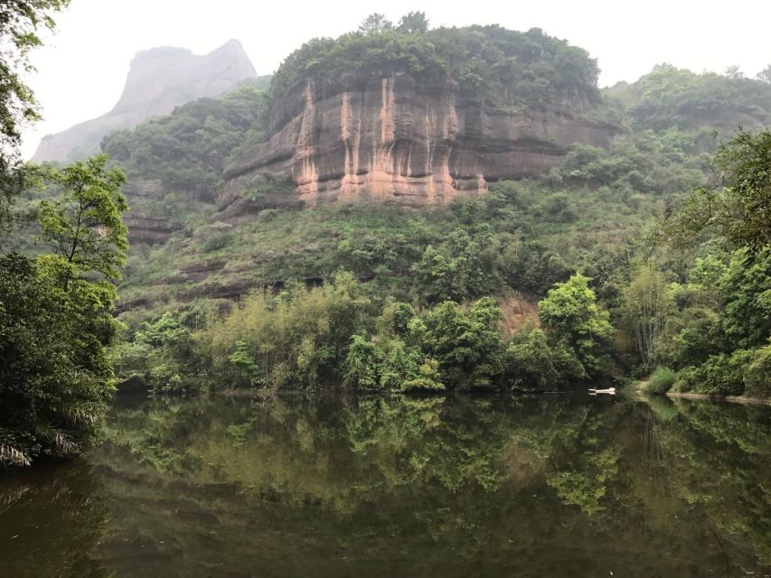 From Guangzhou: Mount Danxia and Nanhua Temple Full-Day - Nanhua Temple and three important Buddha statues