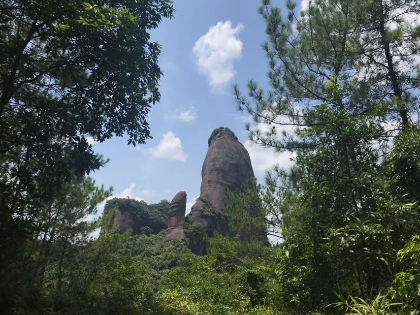 From Guangzhou: Mount Danxia and Nanhua Temple Full-Day - A demanding day, but an efficient one