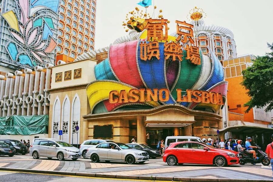 From Hong Kong: Macau Day Tour with R/T Ferry, Lunch, Pickup - Lunch and the practical value of an organized tour