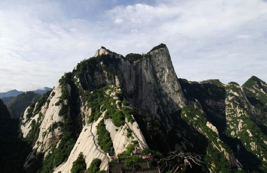 From Xi'an: Mt. Huashan Private Tour and Cable Car Ride - West Peak, North Peak, and the mountain views