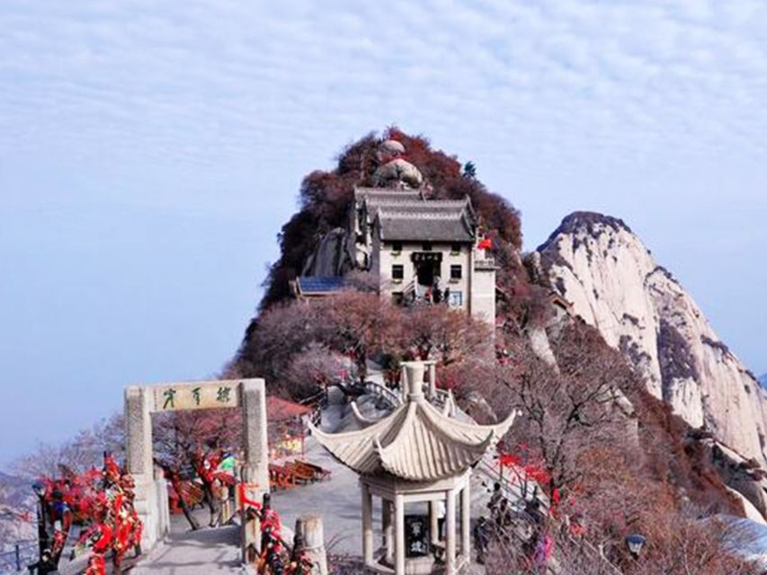 From Xi'an: Mt. Huashan Private Tour and Cable Car Ride - Walking conditions, snow, and the famous plank path