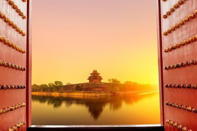 Full Day Guided Exploration of Beijing Badaling Great Wall - The guides can shape the whole day