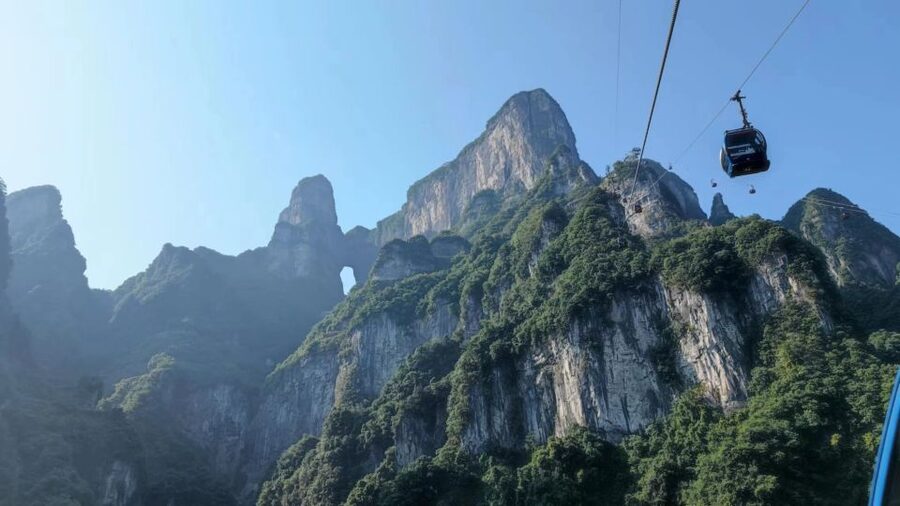 Full-Day Private Tour of Tianmen Mountain - Yunmeng Fairy Summit and high mountain views
