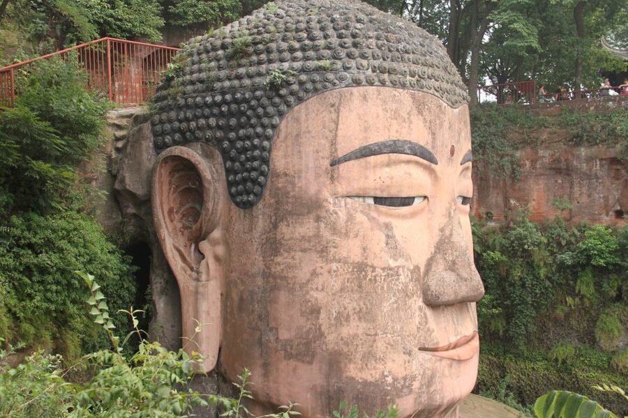 Full-Day Tour of Leshan's Giant Buddha from Chengdu - Who should book this Leshan day trip?