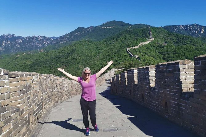 Great Wall With Beijing Capital Airport/Hotel Round-Way Transfer - Meeting your driver at Beijing Capital Airport
