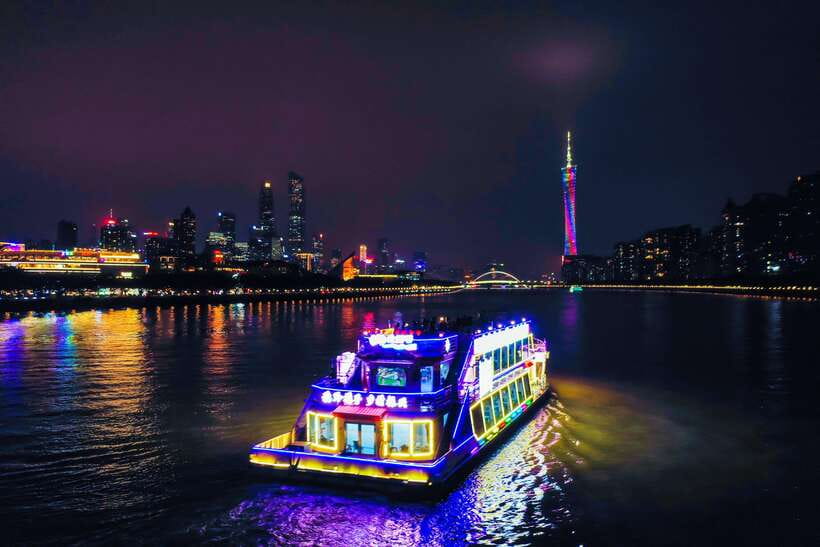 Guangzhou: Roundtrip Cruise Night View from Canton Tower - What the 360-degree river view means in practice