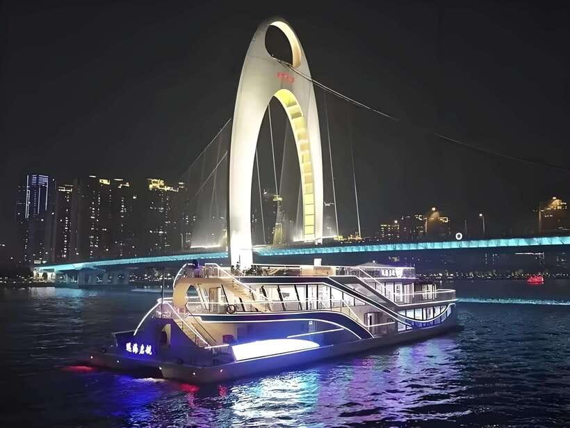 Guangzhou: Roundtrip Cruise Night View from Canton Tower - Dining on the Pearl River