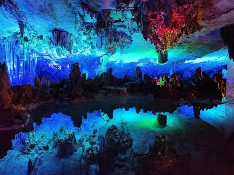 Guilin: 1-Day Cave, Xianggong Hill, Bamboo Boat & Show - The day at a glance