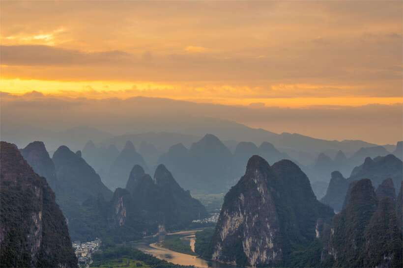 Guilin:1-Day Yangshuo bird's eye view mountains private tour - The optional Moon Hill photo stop