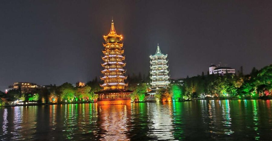 Guilin: Four Lakes Night Cruise with Round-trip Transfer - What the Four Lakes cruise is really like
