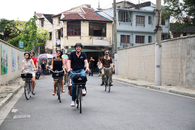 Half-Day Bike Tour of Shanghai Old Town with Food Tasting - Fazang Temple and a practical introduction to Chinese belief