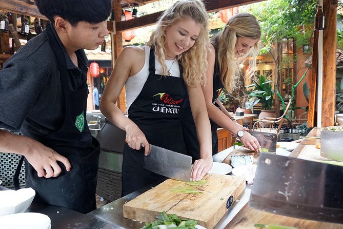 Half-Day Chengdu Cooking Class with a Local Market Visit - Key details before you book