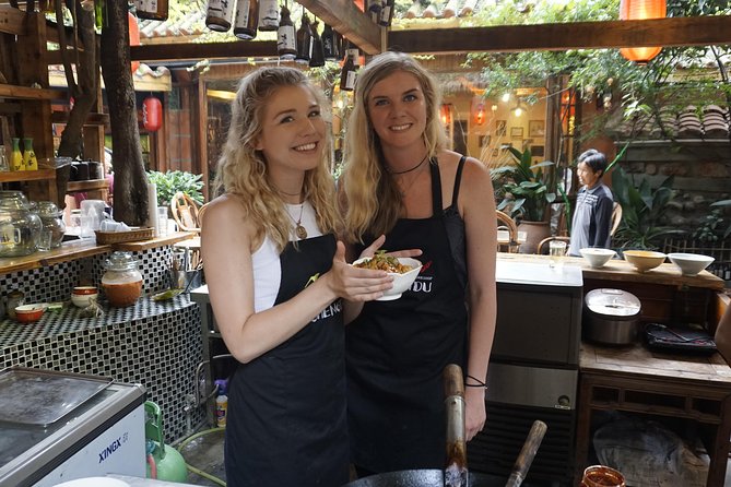 Half-day Dandan Noodles Cooking Class with a Local Market Visit - The market challenge is more than a photo stop