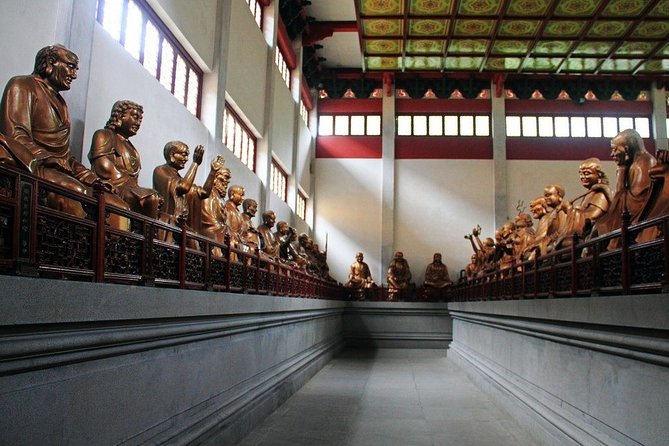 Half-Day Hangzhou Private Tour with Green Tea Village and Lingyin Temple - What the private vehicle adds