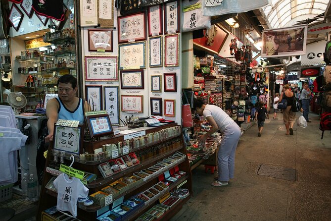 Half-day Private Hong Kong Island Tour: Victoria Peak, Repulse Bay, Aberdeen - Repulse Bay changes the mood