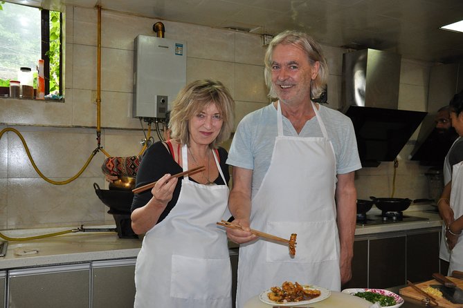 Half-Day Sichuan Cooking Class Experience in Chengdu - Hotel pickup and the 4 pm start