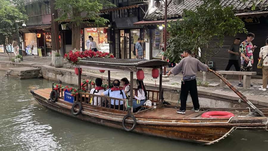 Half-Day Zhujiajiao Water Town Wonders Private Tour - Ming and Qing bridges over narrow canals