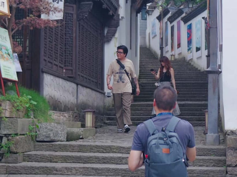 Hangzhou Insider Mini-Hike: TCM, Hill Views and Wet Market - Da Ma Long market, where the city gets noisy
