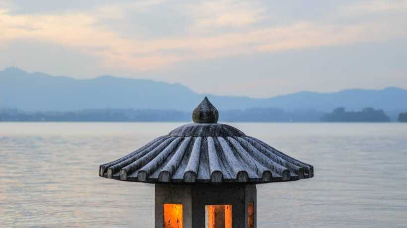 Hangzhou:Luxury West Lake Cruise+Santan Yinyue Island Ticket - Is $19 good value?
