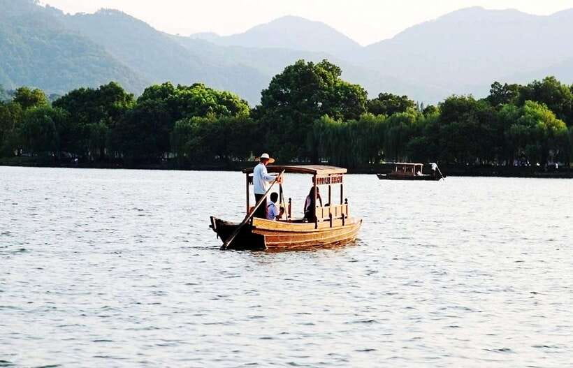 Hangzhou Private One Day Trip from Shanghai by Bullet Train - Feilai Peak: limestone, caves, and carved Buddhas