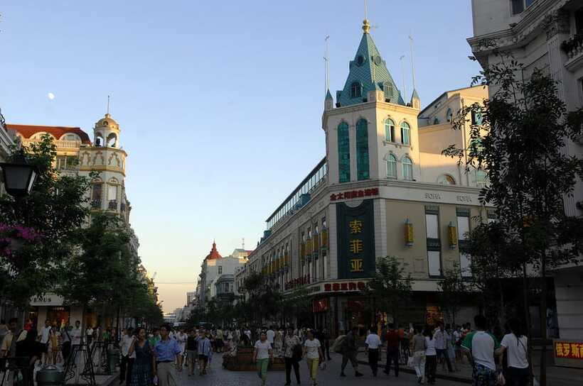 Harbin Ice and Snow Fairyland Private Day Tour - Ice and Snow World from daylight into color