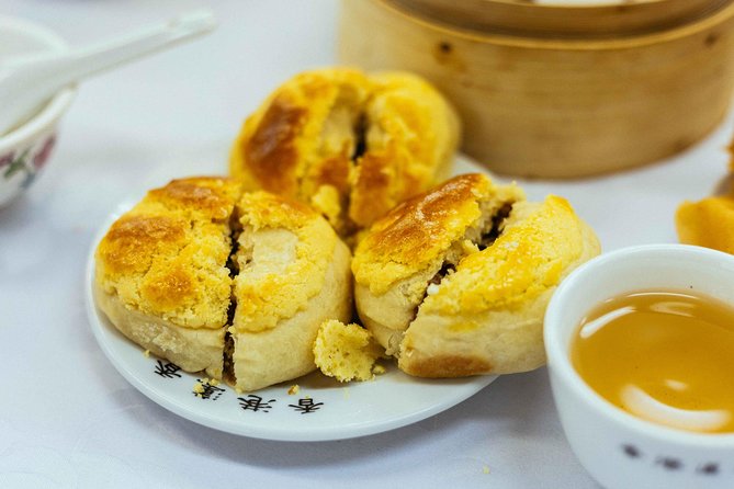 Highlights & Hidden Gems With Locals: Best of Hong Kong Private Tour - Cat Street turns antiques into a practical shopping lesson