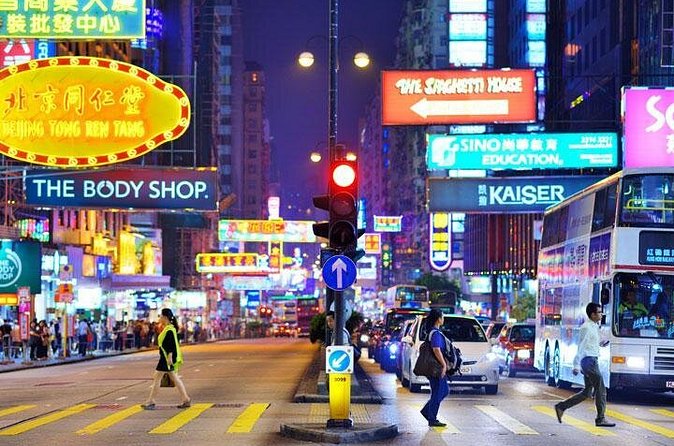 Hong Kong Afternoon Sightseeing Tour Plus Dinner Cruise with Hotel Pickup from Kowloon area - Tai Kwun, Central, and the city’s older layers