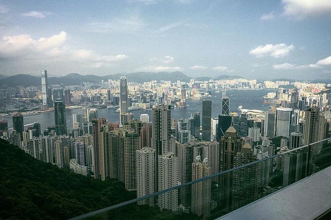 Hong Kong Afternoon Sightseeing Tour Plus Dinner Cruise with Hotel Pickup from Kowloon area - Riding the Peak Tram to Victoria Peak