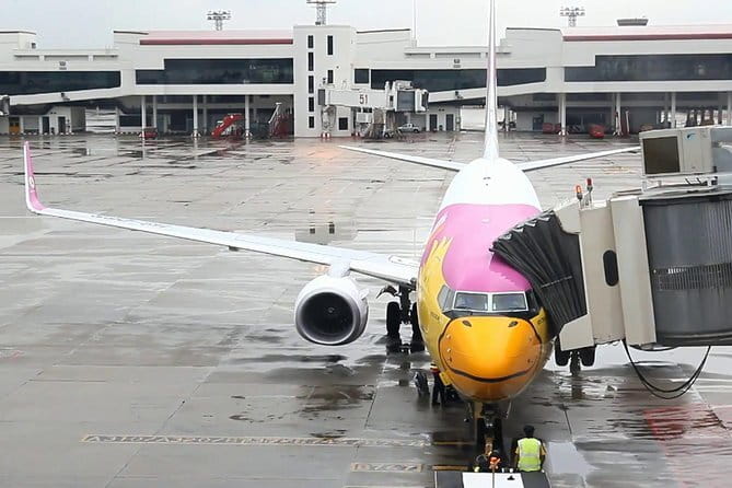 Hong Kong Airport Chauffeur Service, Hong Kong Airport Transfer - Who should book this Hong Kong transfer?