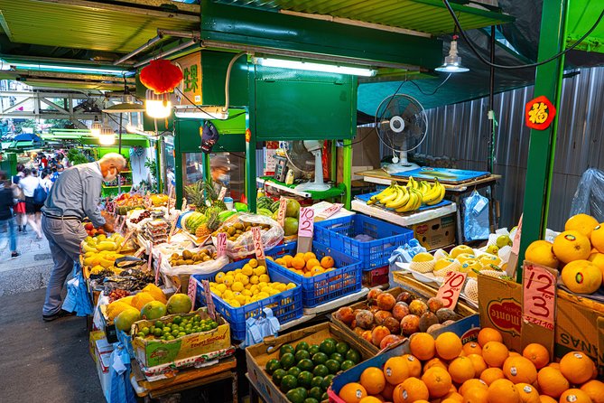 Hong Kong Food Tour: Central and Sheung Wan Districts - Hollywood Road, Temples, and Colonial Buildings