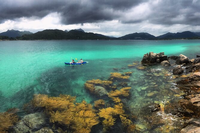 Hong Kong Geopark Kayaking Adventure - Paddling through volcanic rock country