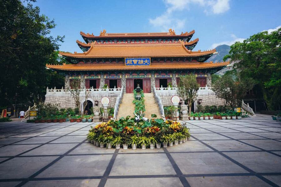 Hong Kong: Lantau Private Coach, Tai O & Big Buddha Tour - The Tai O boat excursion and pink dolphins