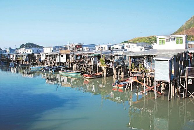 Hong Kong Lantau Tour with Big Buddha, Tai O Village & Snacks - Climbing to the Tian Tan Buddha