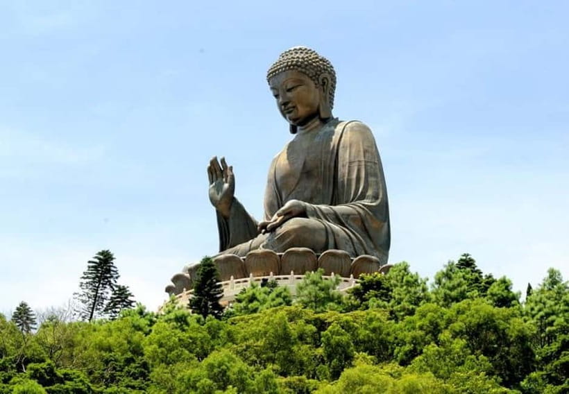 Hong Kong: Lantau VIP Priority Cable Car, Big Buddha & Tai O - Riding above Lantau Island on Ngong Ping 360