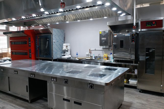 Hong Kong Market Walking Tour & Chinese Cooking Class - Cooking three courses in a professional studio