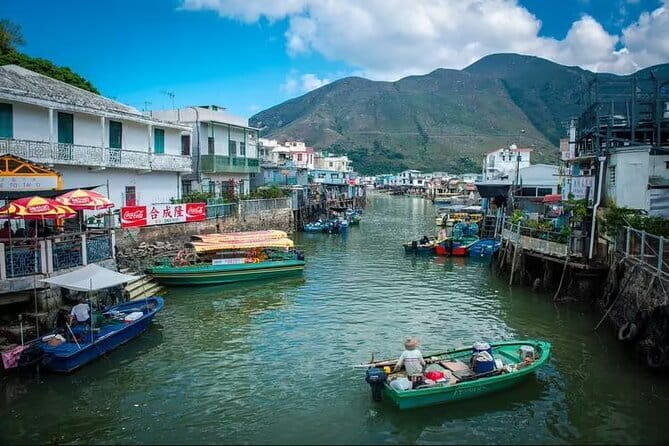 Hong Kong One Day Private Tour from Guangzhou by Bullet Train - Exploring Mong Kok’s shopping streets
