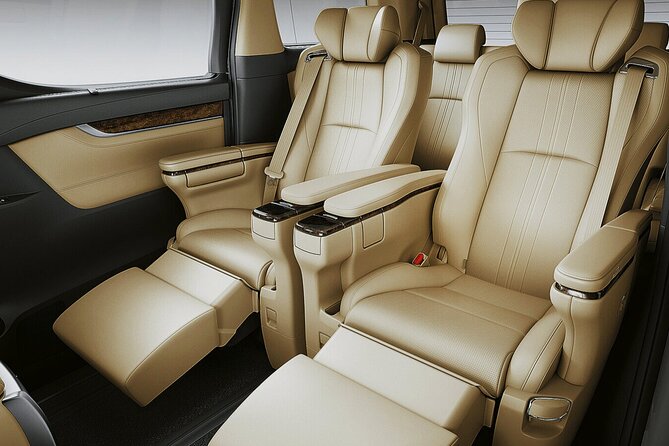 Hong Kong: Private Transfers From/to Hong Kong Airport(HKG) - Who will get the most from this service