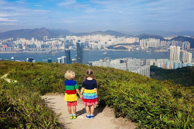 Hong Kong's Trendiest Neighbourhood Sheung Wan - Antique Street and the pleasure of browsing