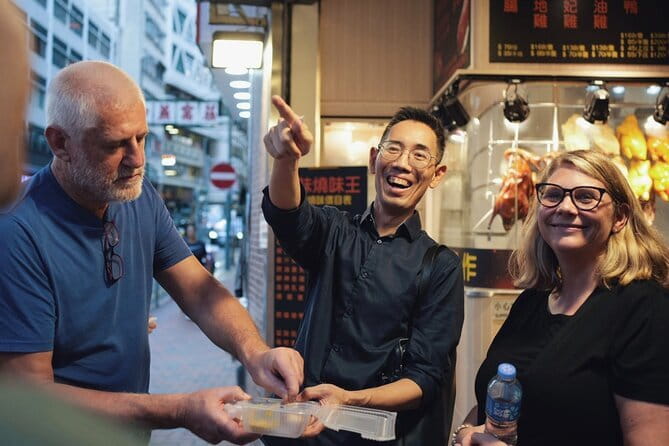 Hong Kong Street Food Tour with Locals - Dim Sum, Wonton & more - Key points at a glance