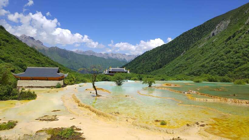 Huanglong Scenic Area: Explore Stunning Five-Colored Ponds - Timing, crowds, and the real pace of the visit